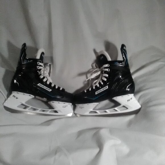Bauer youth hockey skates - Picture 1 of 9